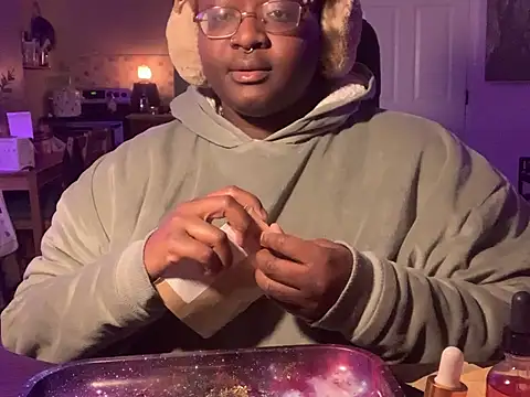 Snapshot of BigKittyRaven chatting on 12/26/24, 02:22 BigKittyRaven online show from 12/26/24, 02:22