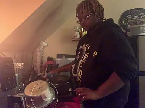 Snapshot of BigKittyRaven chatting on 12/31/24, 04:46 BigKittyRaven online show from 12/31/24, 04:46