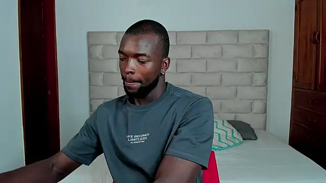 Dylan Taylor online show from 11/11/25, 01:22