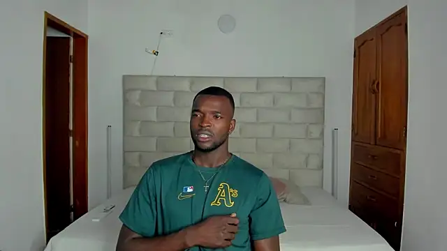 Dylan Taylor online show from 02/09/26, 03:21