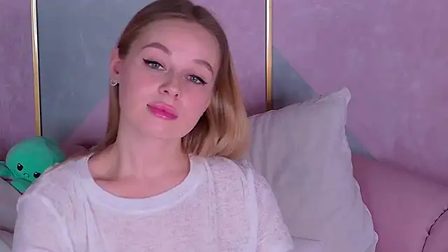 BeatriceEsmont online show from 01/29/25, 04:15