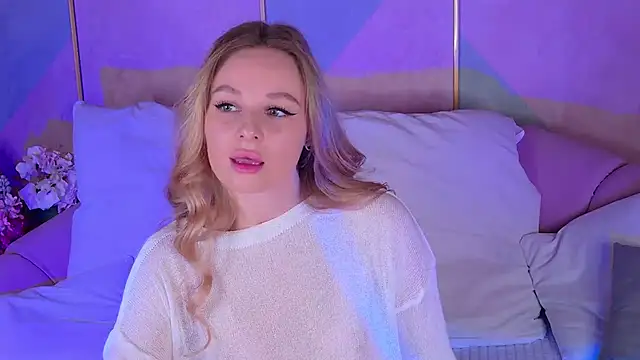 BeatriceEsmont online show from 03/10/25, 08:45