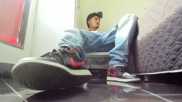 latin bbc online show from 11/24/25, 08:19