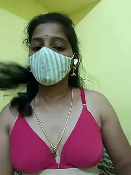 Snapshot of Tamil_Shalini_Lustyy chatting on 02/19/25, 04:00 Tamil Shalini Lustyy online show from 02/19/25, 04:00