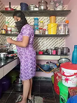 Snapshot of Tamil_Shalini_Lustyy chatting on 10/13/25, 06:24 Tamil Shalini Lustyy online show from 10/13/25, 06:24