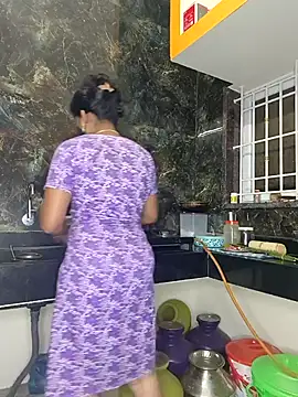 Snapshot of Tamil_Shalini_Lustyy chatting on 11/11/25, 10:54 Tamil Shalini Lustyy online show from 11/11/25, 10:54