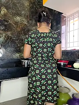 Snapshot of Tamil_Shalini_Lustyy chatting on 11/22/25, 01:37 Tamil Shalini Lustyy online show from 11/22/25, 01:37