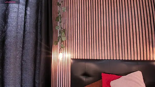 Victoria Ponce1 online show from 02/12/25, 06:40