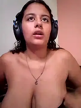 Snapshot of Babydol18_ chatting on 03/01/25, 08:10 Babydol18  online show from 03/01/25, 08:10