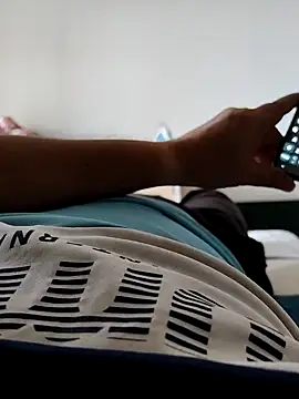 samee00721 online show from 10/04/25, 06:22