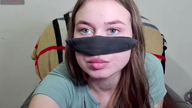 Snapshot of Mikki5P chatting on 01/24/25, 05:00 Mikki5P online show from 01/24/25, 05:00