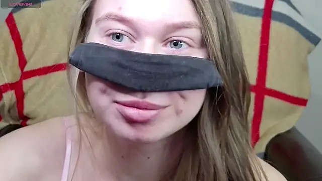 Snapshot of Mikki5P chatting on 02/11/25, 09:14 Mikki5P online show from 02/11/25, 09:14