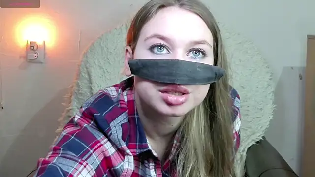 Snapshot of Mikki5P chatting on 03/03/25, 06:01 Mikki5P online show from 03/03/25, 06:01