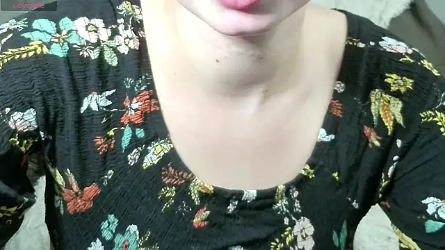 Snapshot of Mikki5P chatting on 10/04/25, 05:44 Mikki5P online show from 10/04/25, 05:44