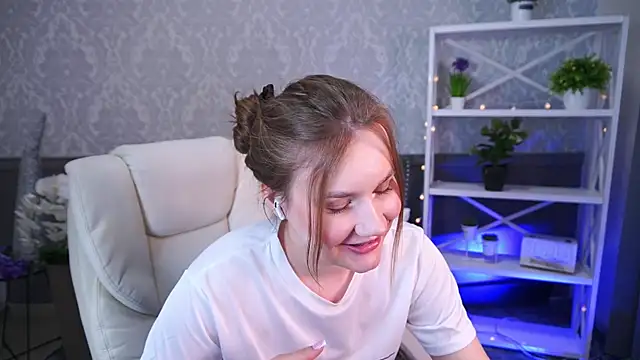 Snapshot of FoxyyKate chatting on 03/27/26, 10:31 FoxyyKate online show from 03/27/26, 10:31