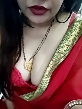 Snapshot of Mayuri77 chatting on 12/22/25, 02:41 Mayuri77 online show from 12/22/25, 02:41