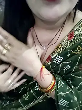 Snapshot of Mayuri77 chatting on 02/04/26, 05:24 Mayuri77 online show from 02/04/26, 05:24