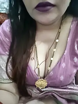 Snapshot of Mayuri77 chatting on 03/01/26, 07:43 Mayuri77 online show from 03/01/26, 07:43