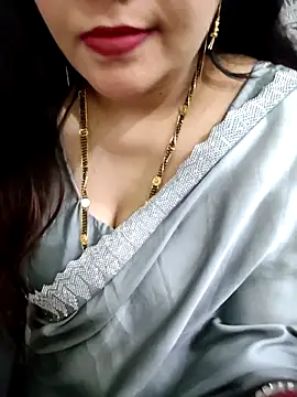 Snapshot of Mayuri77 chatting on 03/17/26, 07:44 Mayuri77 online show from 03/17/26, 07:44