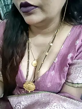 Snapshot of Mayuri77 chatting on 04/06/26, 09:21 Mayuri77 online show from 04/06/26, 09:21