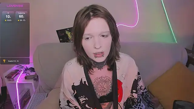 Snapshot of Simona_Rain chatting on 04/18/26, 08:31 Simona Rain online show from 04/18/26, 08:31