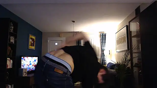 Snapshot of Samir_44200 chatting on 12/18/24, 03:44 Samir 44200 online show from 12/18/24, 03:44