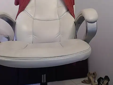 Snapshot of Xileny-Halliwey chatting on 01/08/25, 01:41 Xileny-Halliwey online show from 01/08/25, 01:41