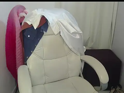 Snapshot of Xileny-Halliwey chatting on 01/25/25, 11:13 Xileny-Halliwey online show from 01/25/25, 11:13