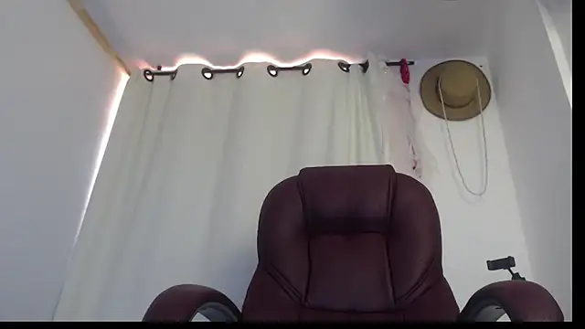 Xileny-Halliwey online show from 02/08/26, 03:59