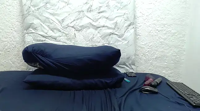 Snapshot of LolaTwerksXX chatting on 03/13/25, 12:37 LolaTwerksXX online show from 03/13/25, 12:37