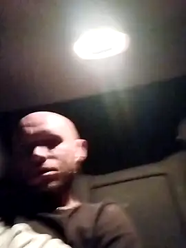 Snapshot of Ak0904 chatting on 10/24/25, 07:21 Ak0904 online show from 10/24/25, 07:21