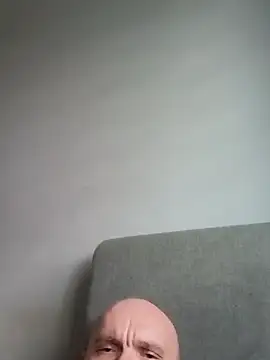 Snapshot of Ak0904 chatting on 10/27/25, 07:23 Ak0904 online show from 10/27/25, 07:23