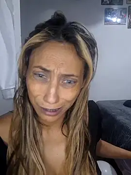 Snapshot of salome_drasin chatting on 04/15/26, 06:31 salome drasin online show from 04/15/26, 06:31