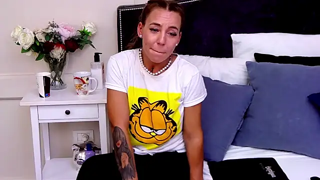 Snapshot of KatyNolan chatting on 01/26/25, 12:11 KatyNolan online show from 01/26/25, 12:11