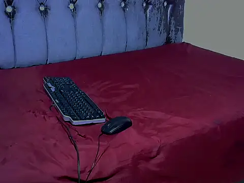 Snapshot of BrikySlut chatting on 12/10/24, 09:00 BrikySlut online show from 12/10/24, 09:00