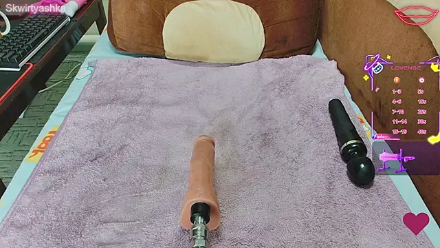 Snapshot of Skwirtyashka chatting on 03/06/26, 08:49 Skwirtyashka online show from 03/06/26, 08:49