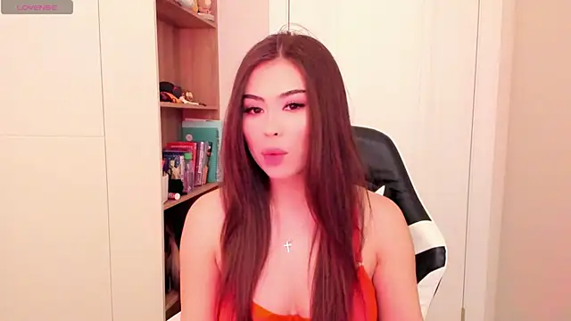 Snapshot of may_mia chatting on 12/19/25, 03:30 may mia online show from 12/19/25, 03:30