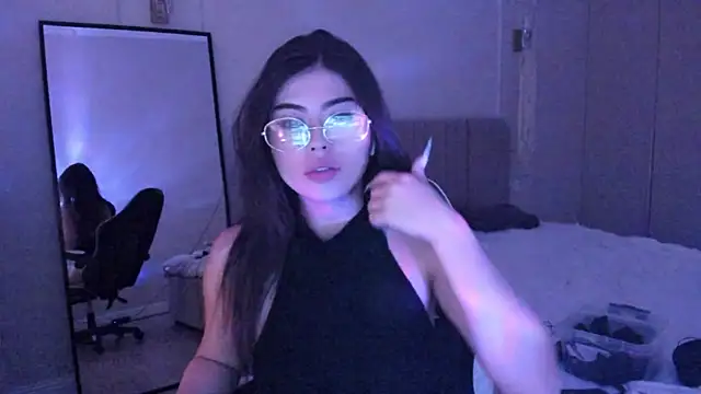 Snapshot of may_mia chatting on 01/08/26, 04:15 may mia online show from 01/08/26, 04:15