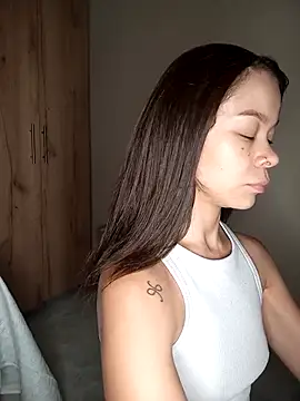 sofiaVelez01 online show from 12/21/24, 03:14