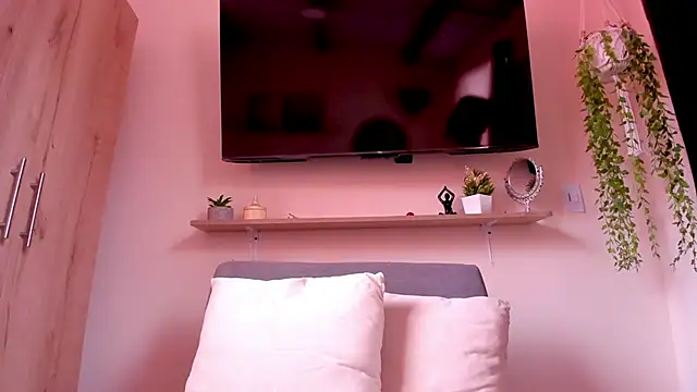 sofiaVelez01 online show from 05/16/26, 04:17