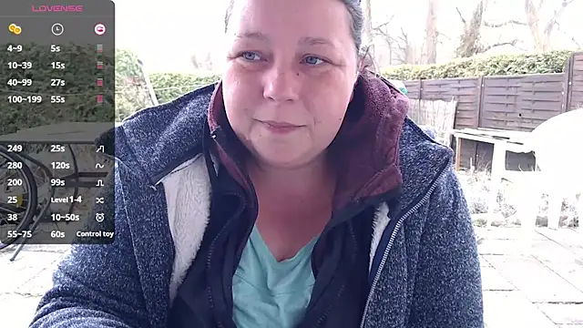 Snapshot of KasiaPrivat chatting on 03/12/25, 08:51 KasiaPrivat online show from 03/12/25, 08:51