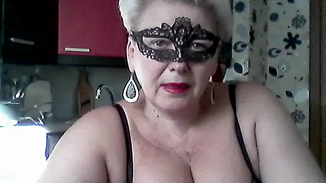 Snapshot of Lisa_Suzie chatting on 03/06/26, 12:23 Lisa Suzie online show from 03/06/26, 12:23