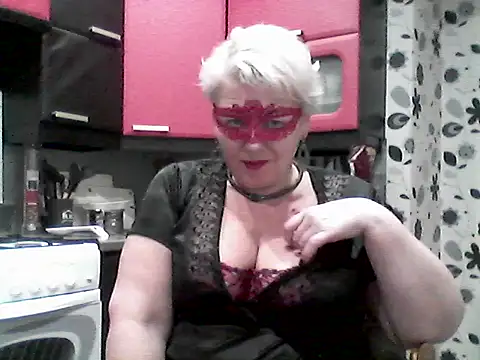 Snapshot of Lisa_Suzie chatting on 03/11/26, 07:42 Lisa Suzie online show from 03/11/26, 07:42
