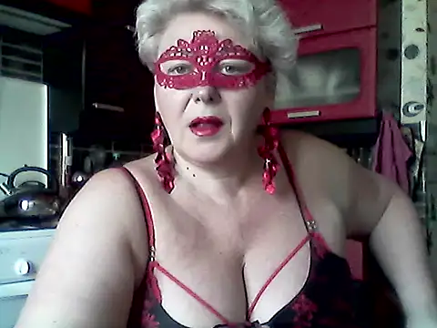 Snapshot of Lisa_Suzie chatting on 04/15/26, 08:10 Lisa Suzie online show from 04/15/26, 08:10
