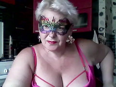 Snapshot of Lisa_Suzie chatting on 06/11/26, 10:24 Lisa Suzie online show from 06/11/26, 10:24