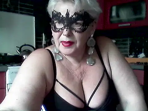 Snapshot of Lisa_Suzie chatting on 06/19/26, 10:08 Lisa Suzie online show from 06/19/26, 10:08