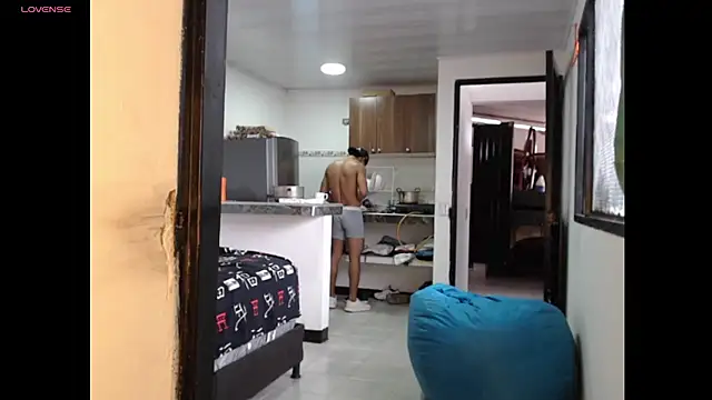 maximo vega newv online show from 12/23/24, 03:33