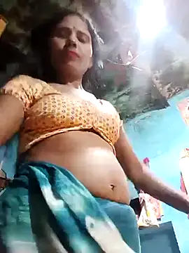 Snapshot of Kajal__Mehra chatting on 03/04/25, 03:59 Kajal  Mehra online show from 03/04/25, 03:59