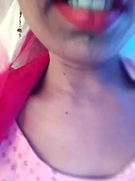 Snapshot of Kajal__Mehra chatting on 03/05/25, 11:17 Kajal  Mehra online show from 03/05/25, 11:17