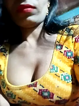 Snapshot of Kajal__Mehra chatting on 03/05/25, 03:40 Kajal  Mehra online show from 03/05/25, 03:40